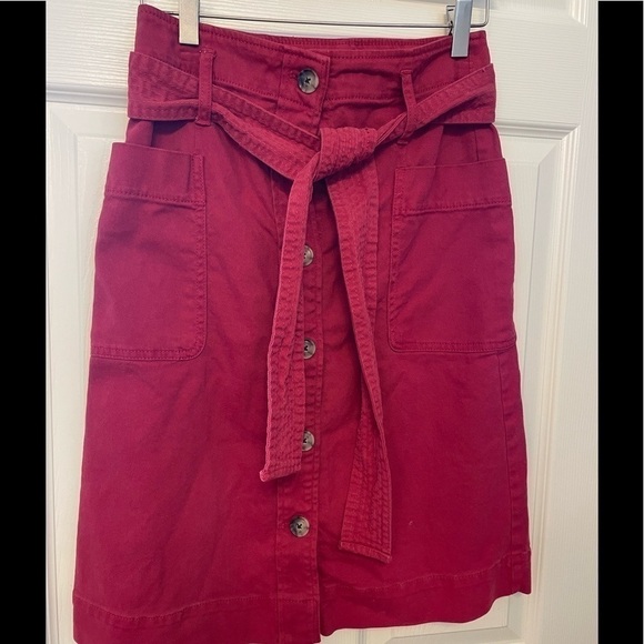 LOFT Dresses & Skirts - LOFT pencil skirt